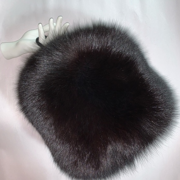 BERGDORF GOODMAN black Siberian FOX FUR muff - Picture 6 of 12